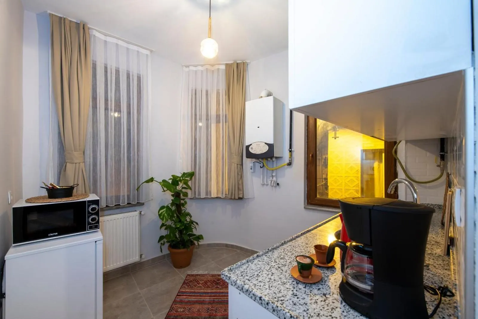 Historical Levantine Flat @Heart Of Taksim Istanbul Apartment