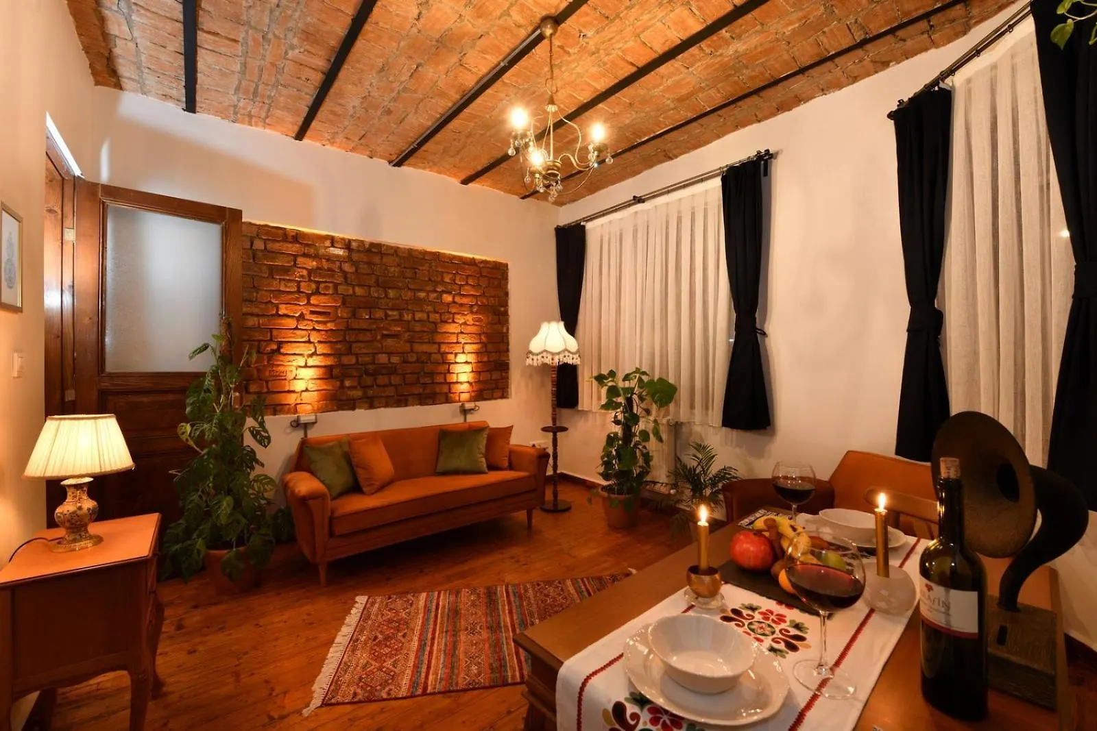 Historical Levantine Flat @Heart Of Taksim Istanbul
